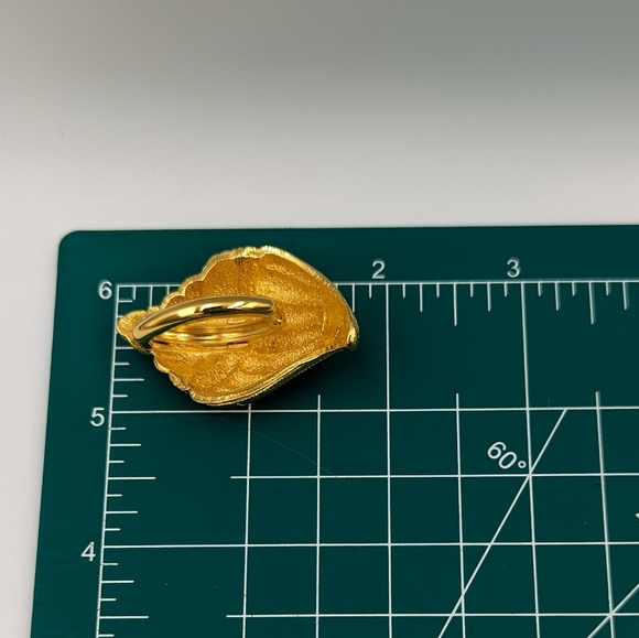 Kenneth J Lane for Avon Seashell Enhancer, Rhinestone Shell, Vintage KJL Jewelry - Picture 9 of 9